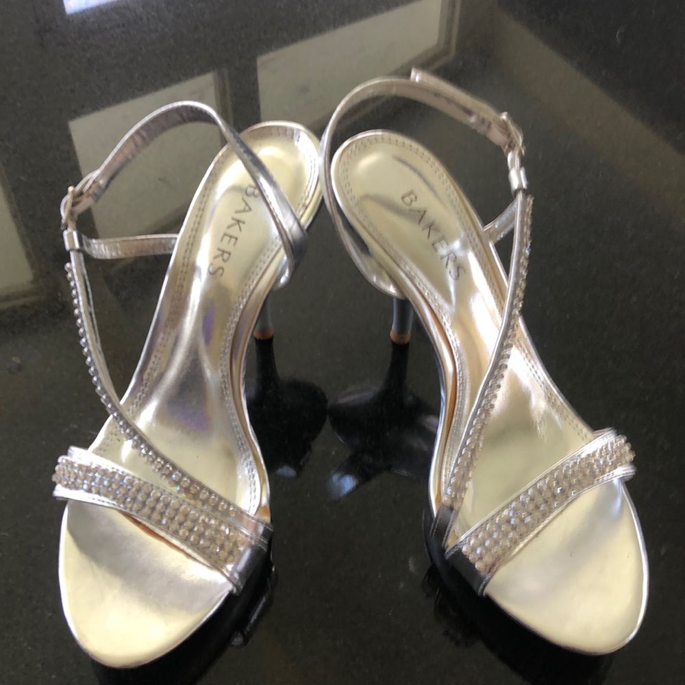 Bakers silver sandals - size 7